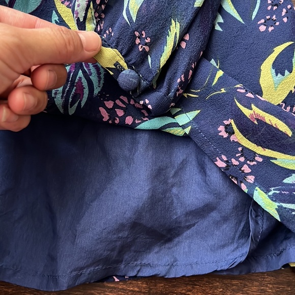 Yumi Kim V-neck Floral Print Top - Picture 7 of 8